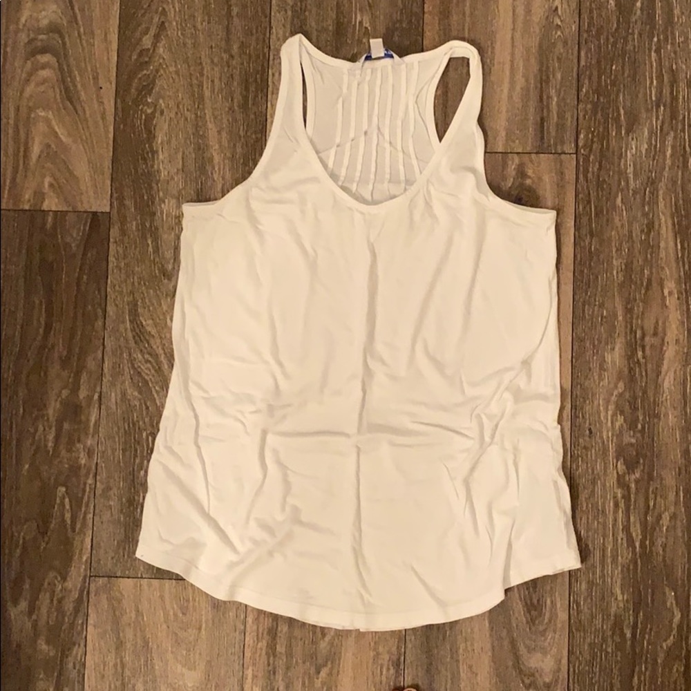 Basic white tank (small)